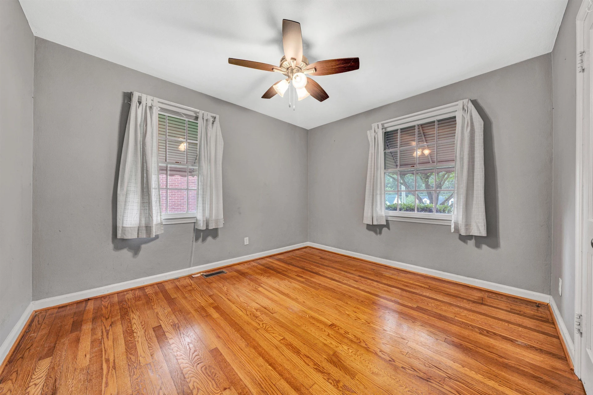 755 Brandon AVE - Photo 11
