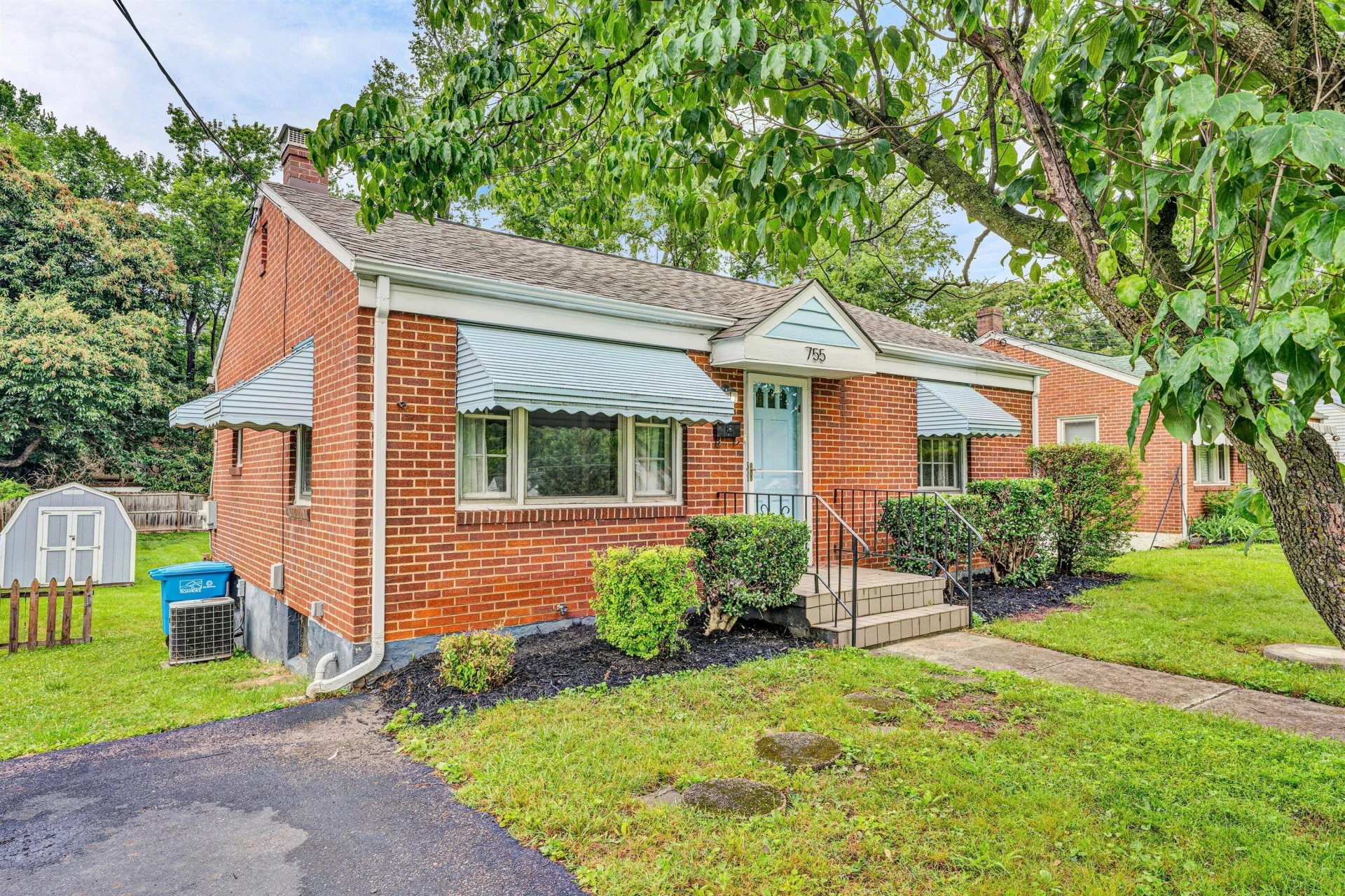 755 Brandon AVE - Photo 24