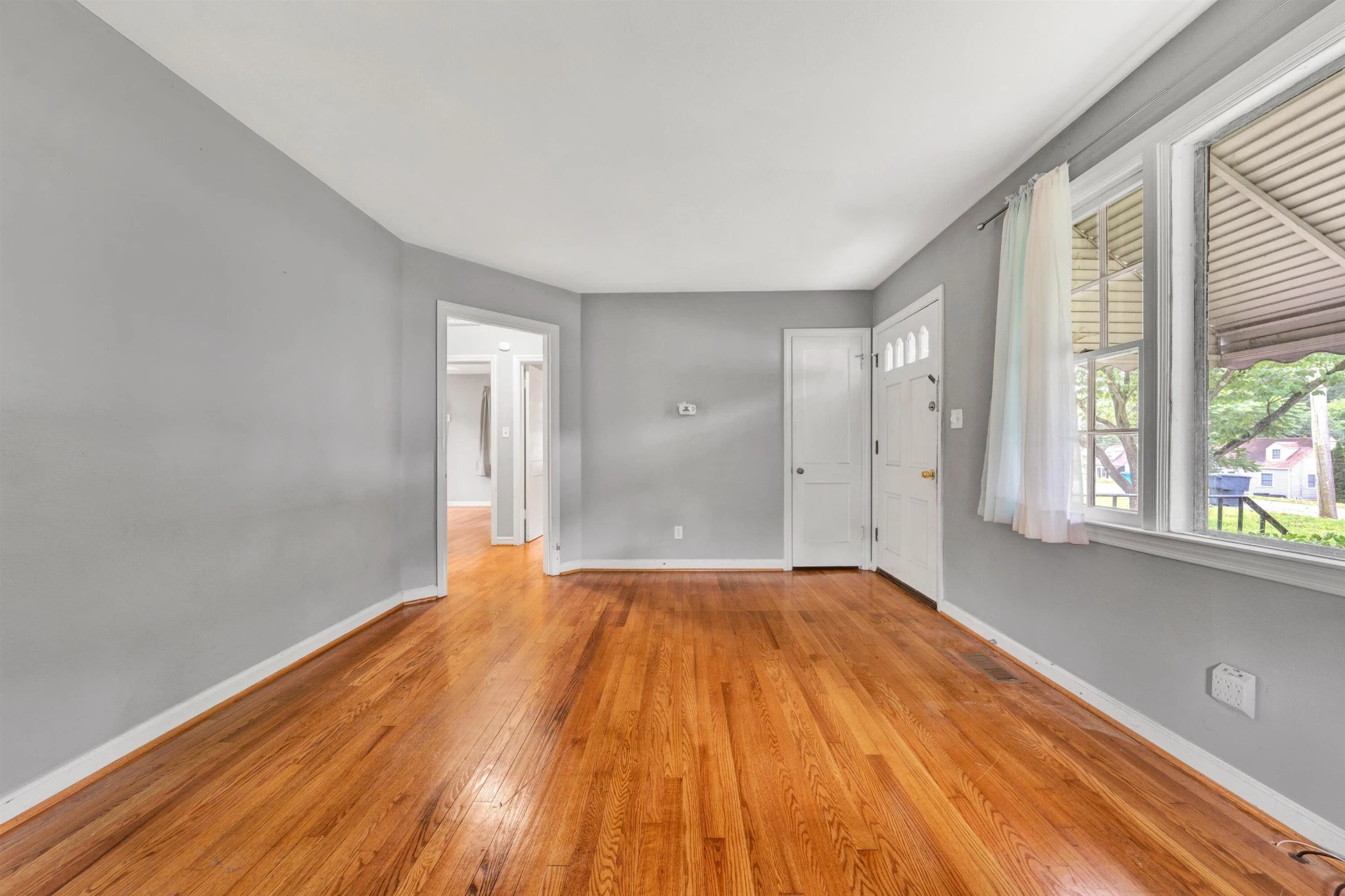 755 Brandon AVE - Photo 3