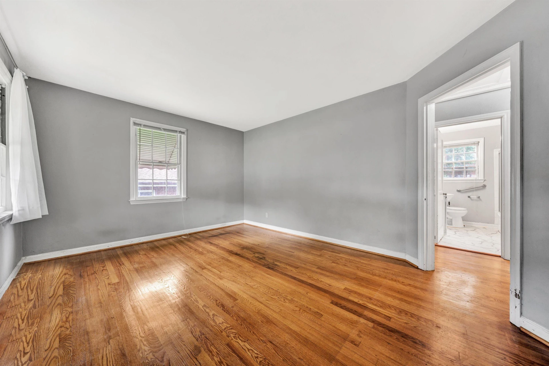 755 Brandon AVE - Photo 4