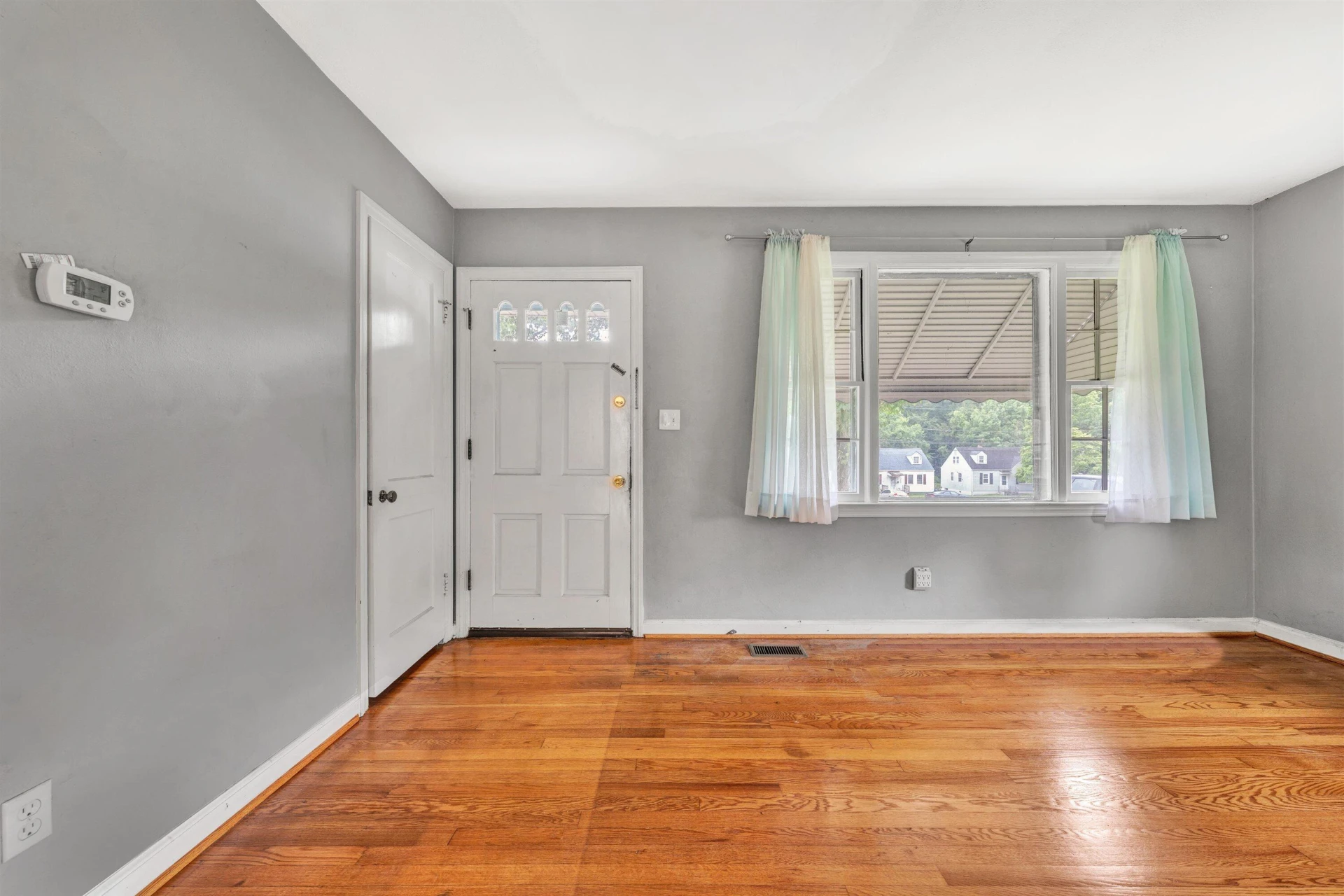 755 Brandon AVE - Photo 9