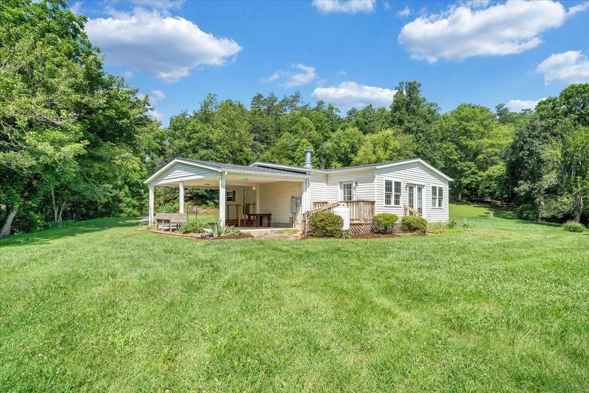 16118 Botetourt RD - Photo 3
