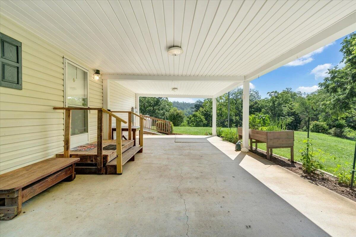 16118 Botetourt RD - Photo 8