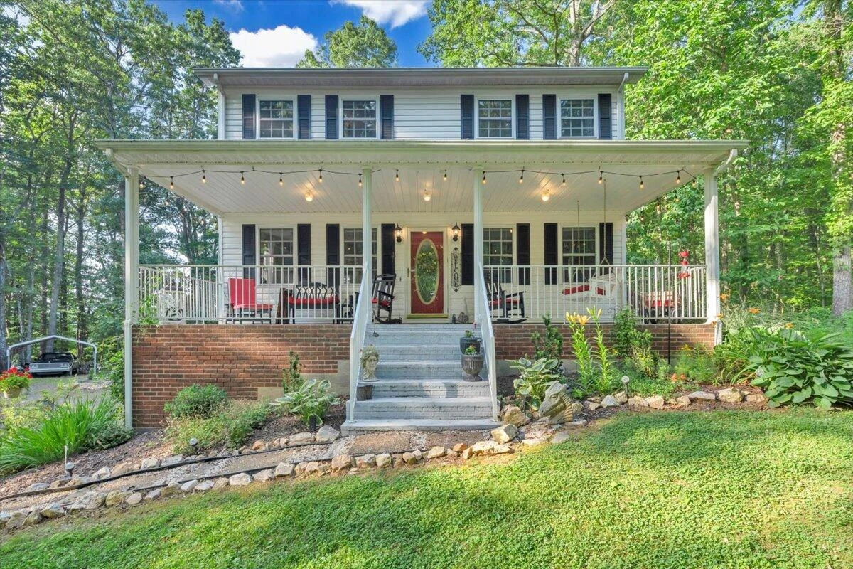 285 Silverleaf LN