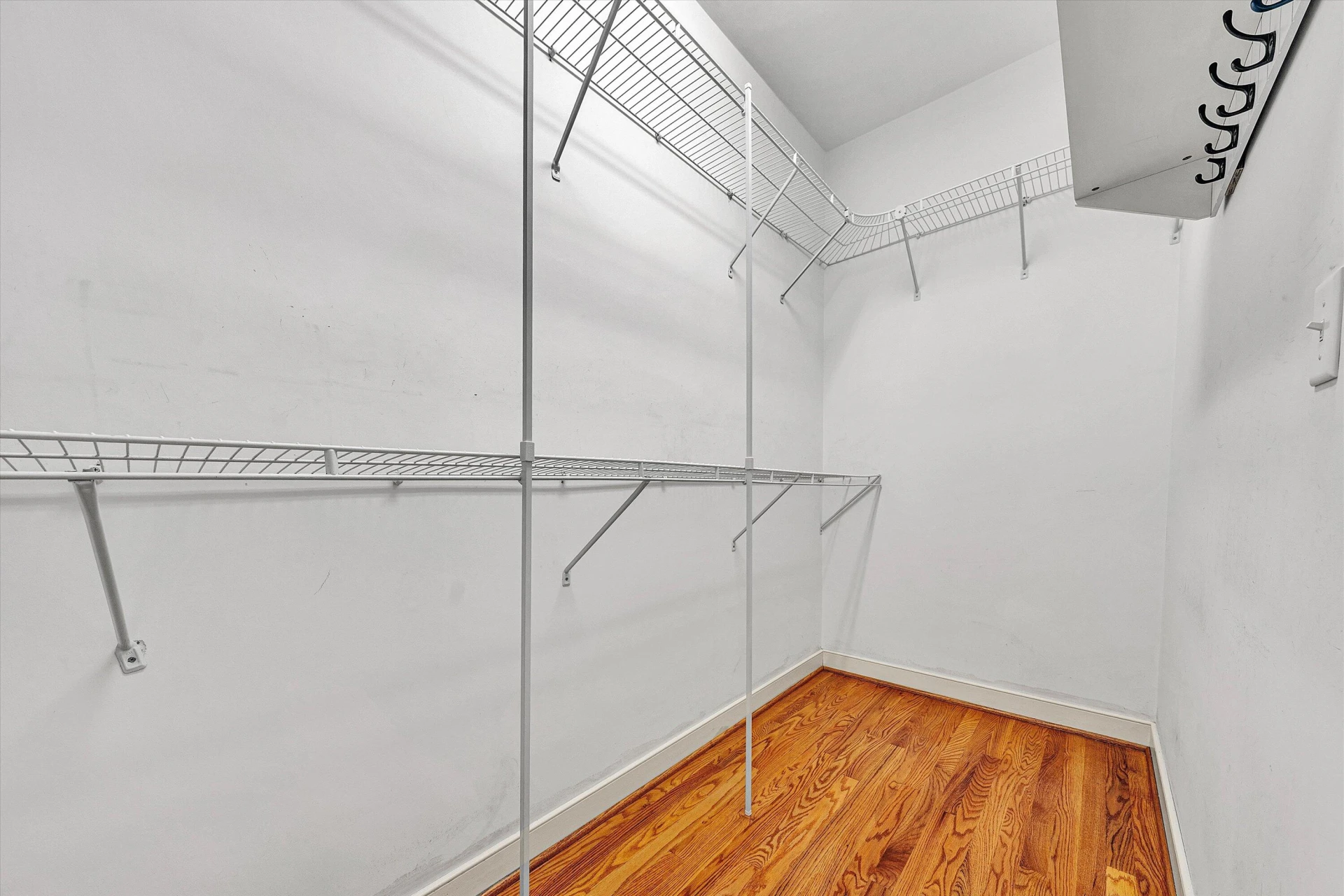 6820 Dawnwood RD - Photo 36