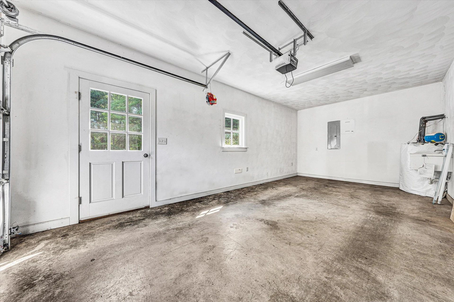 6820 Dawnwood RD - Photo 38