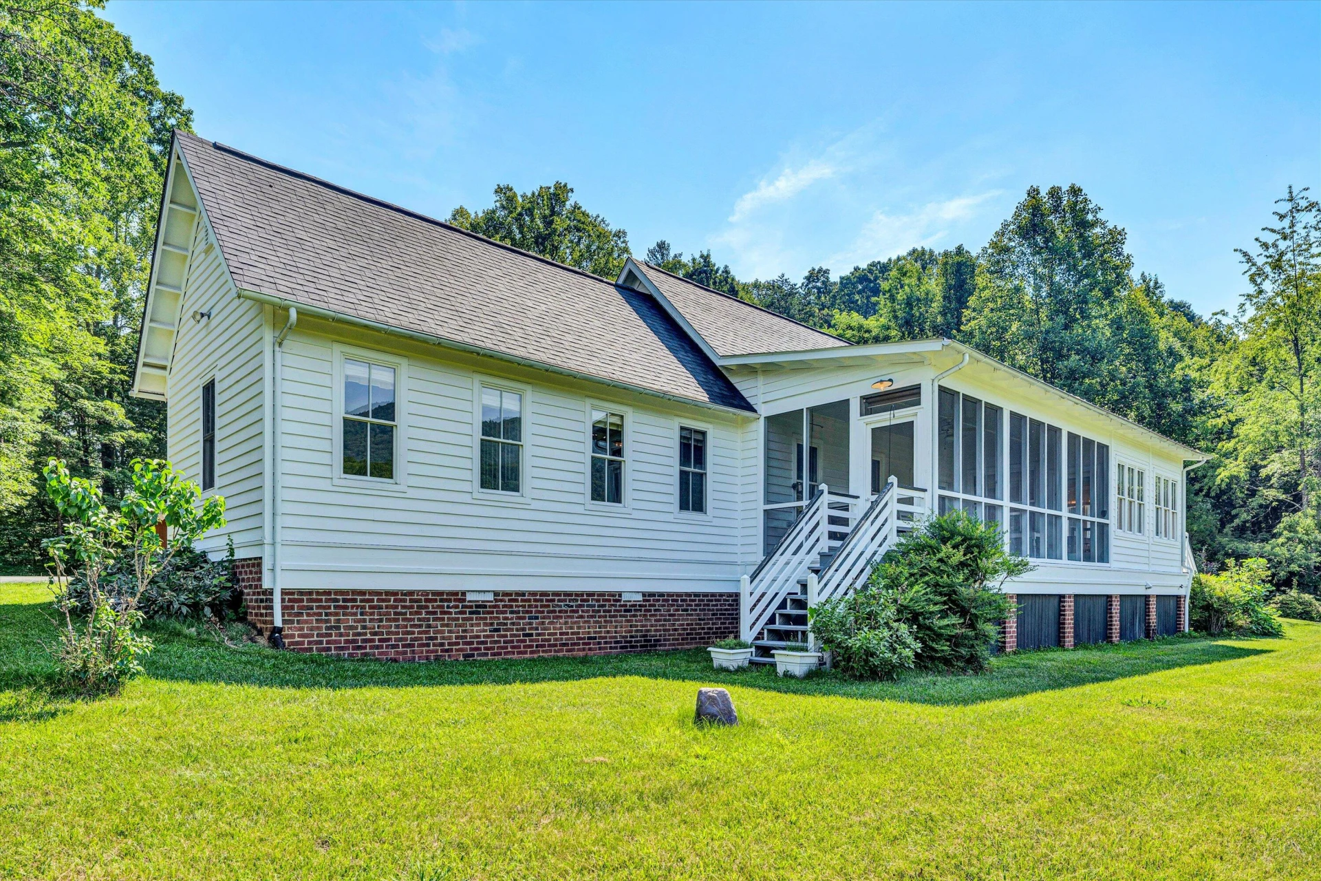 6820 Dawnwood RD - Photo 5