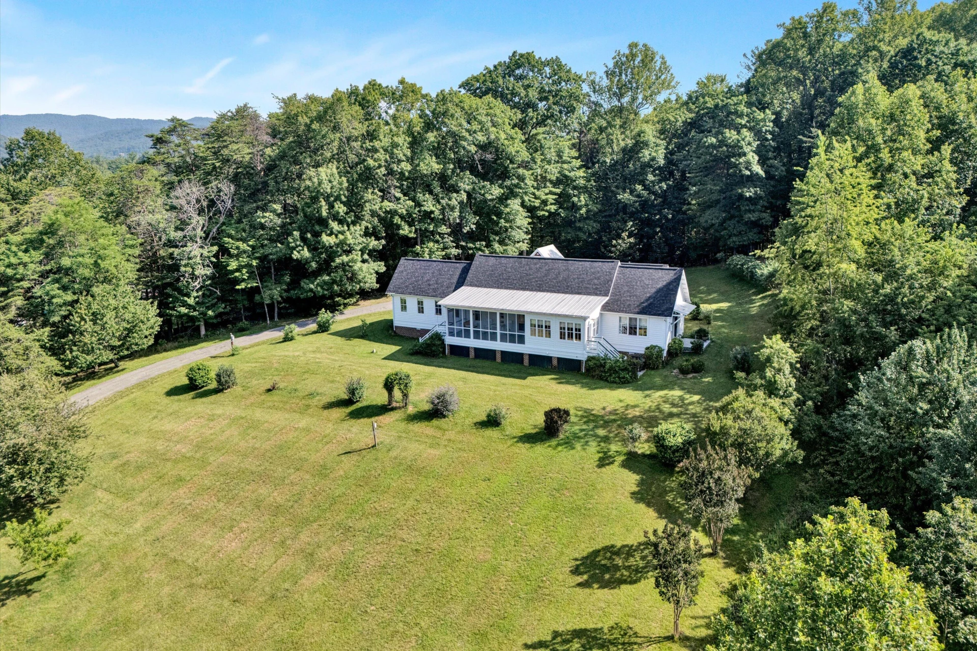 6820 Dawnwood RD - Photo 45
