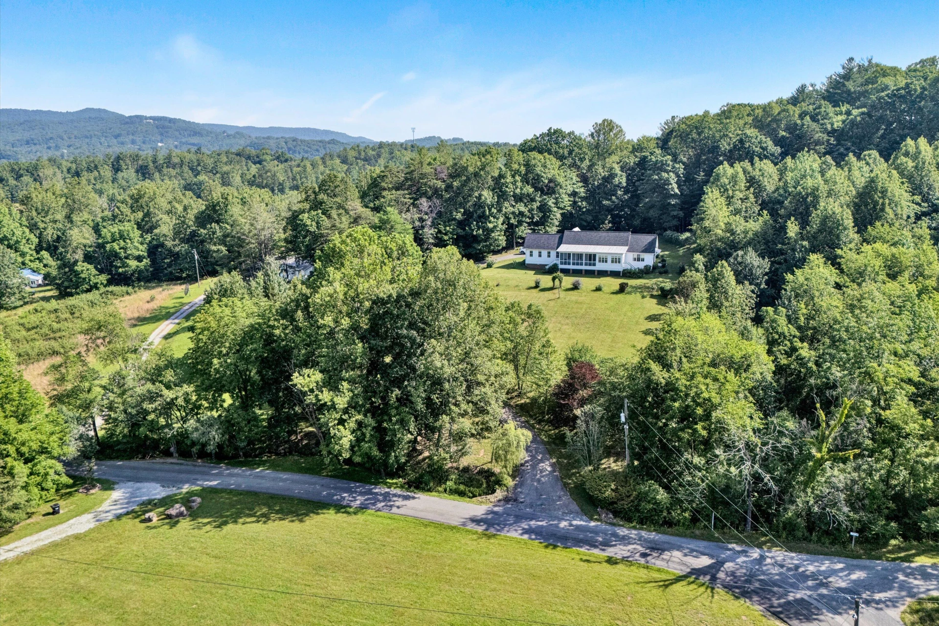 6820 Dawnwood RD - Photo 47