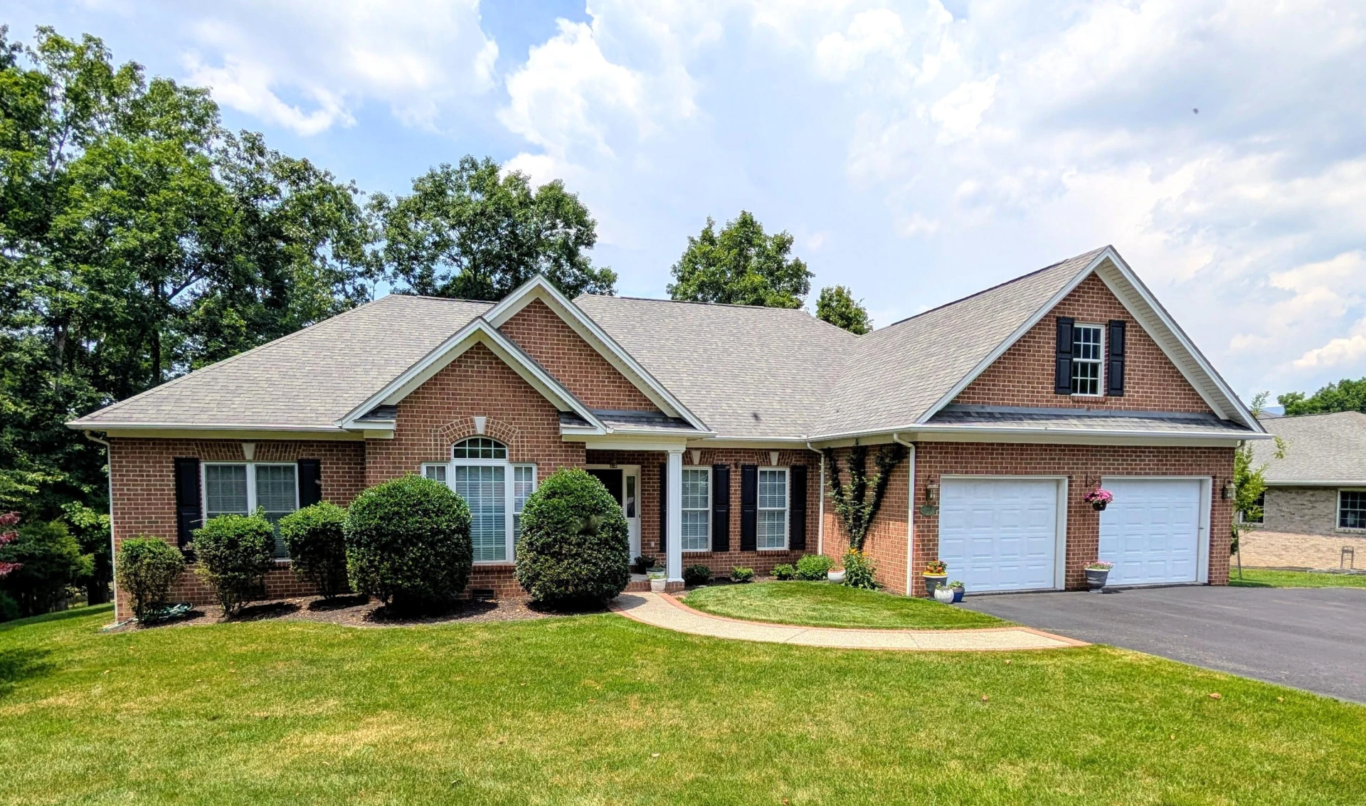 552 Woodfield DR