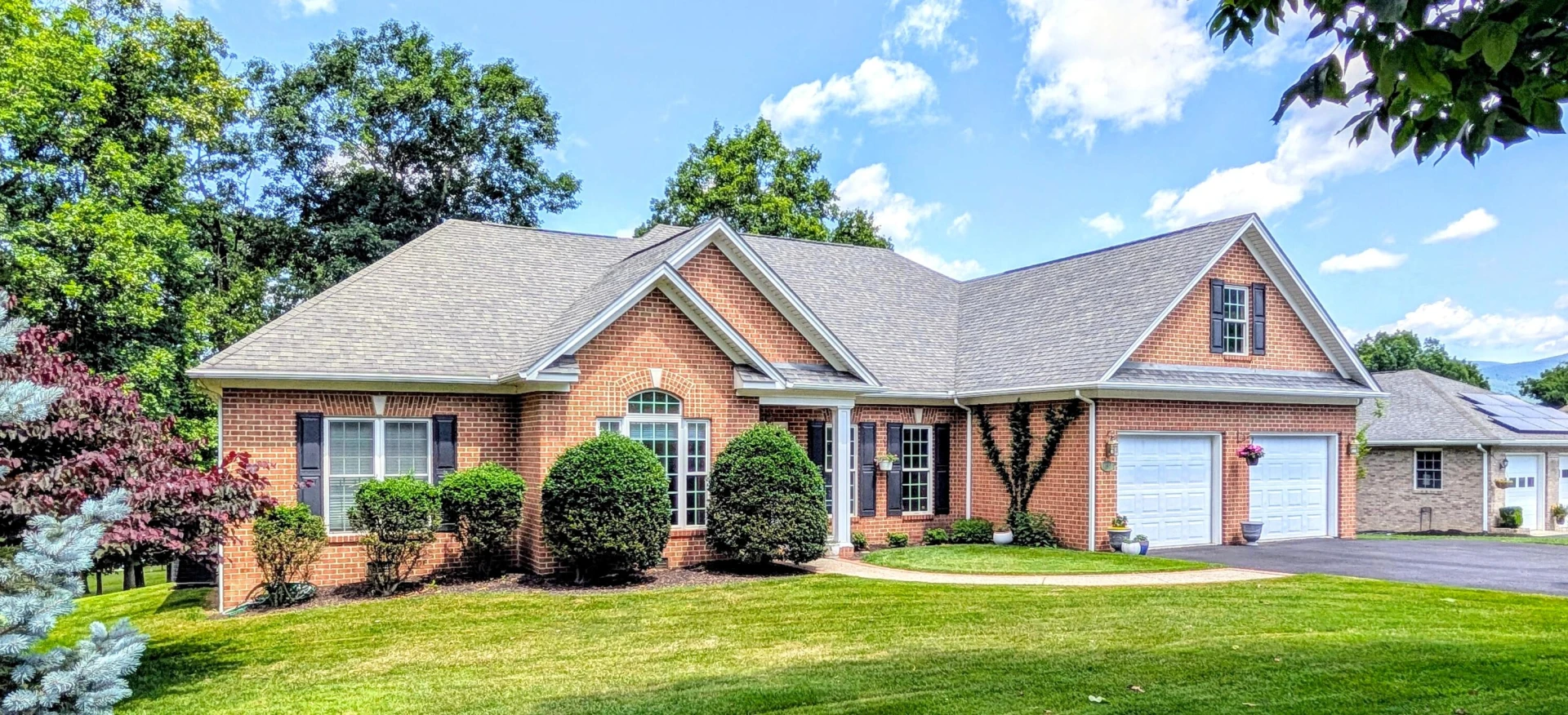 552 Woodfield DR - Photo 2