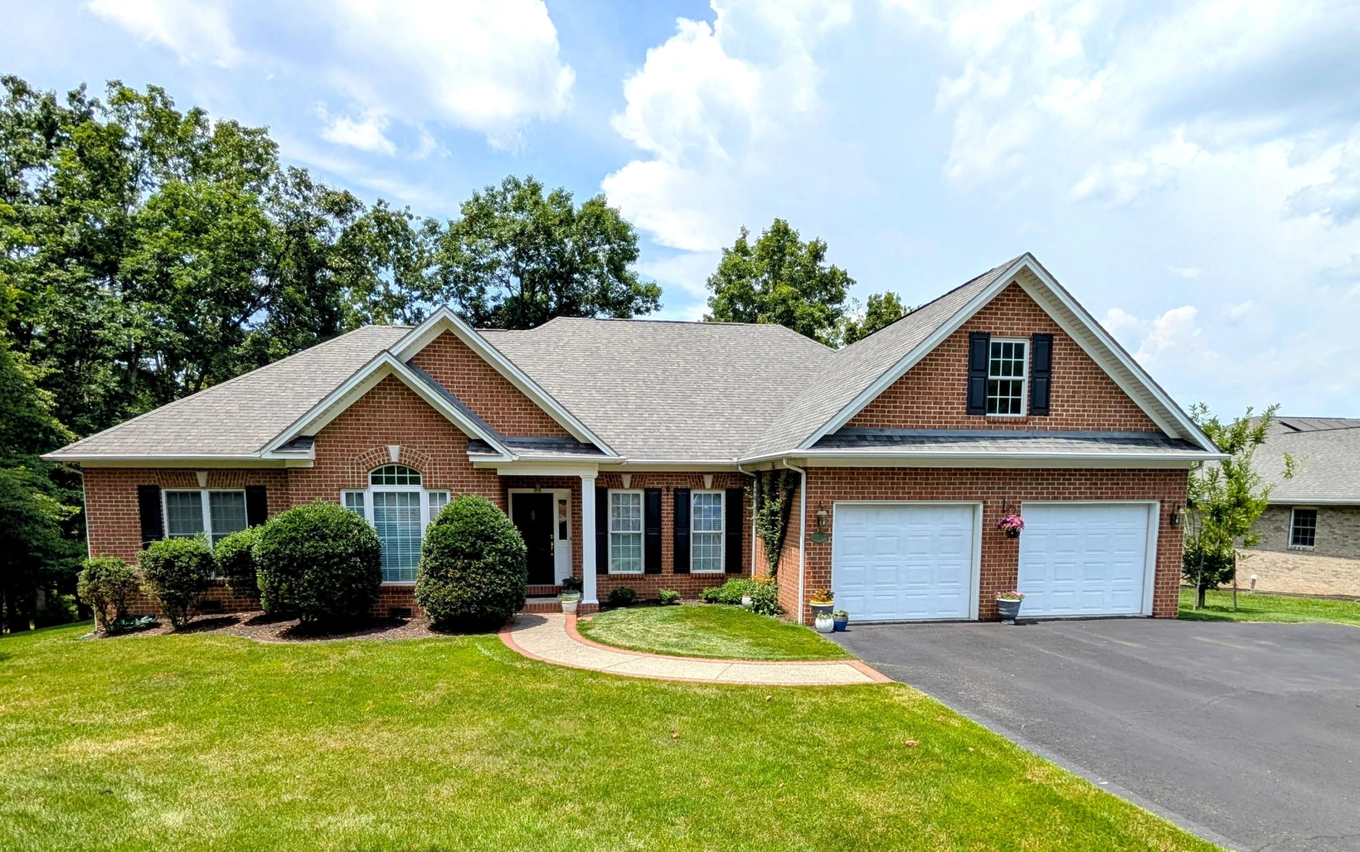 552 Woodfield DR - Photo 3