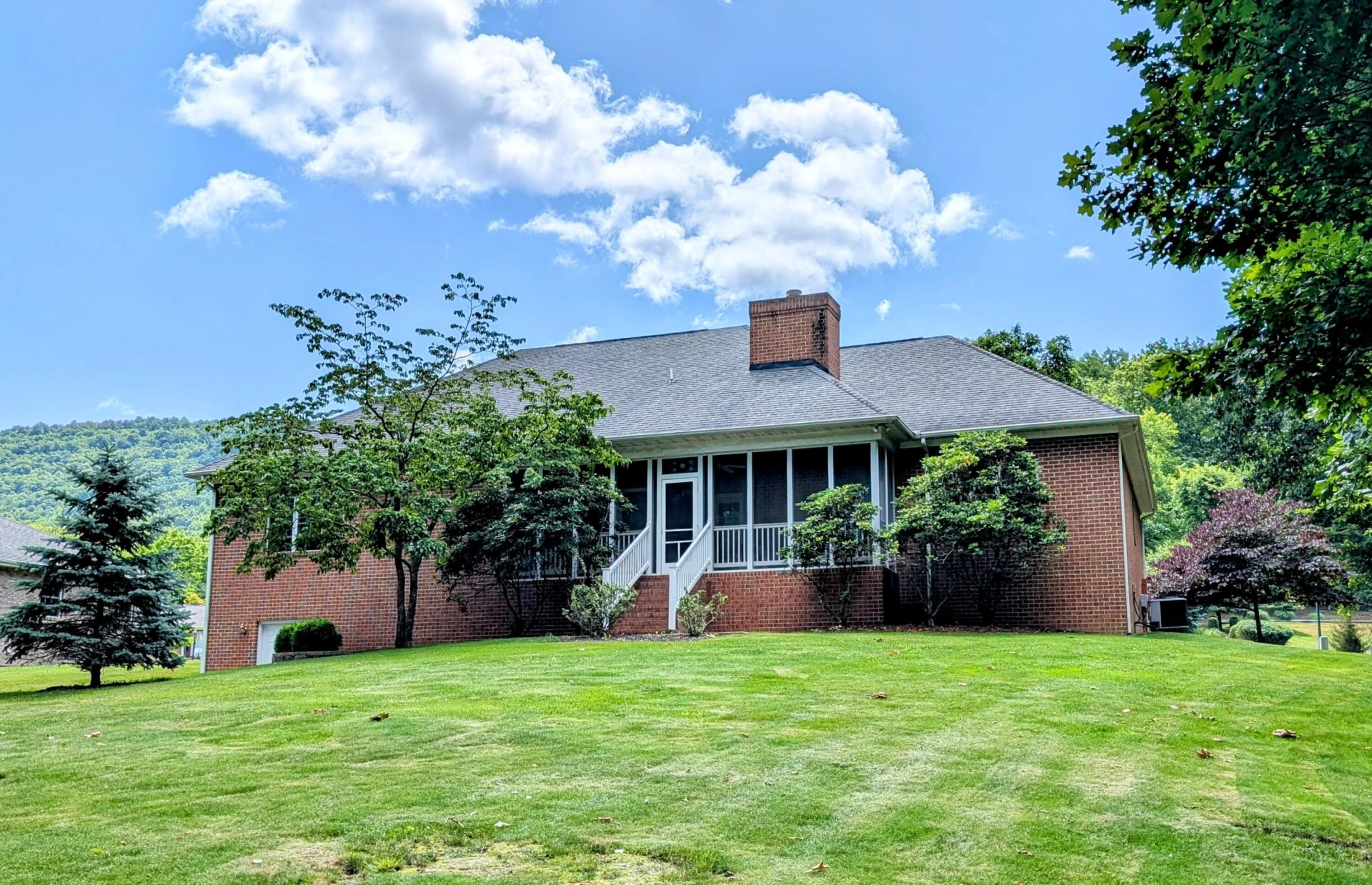 552 Woodfield DR - Photo 6