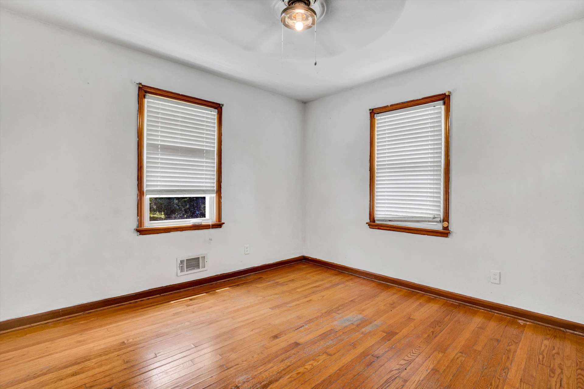 5141 Youngwood DR - Photo 10