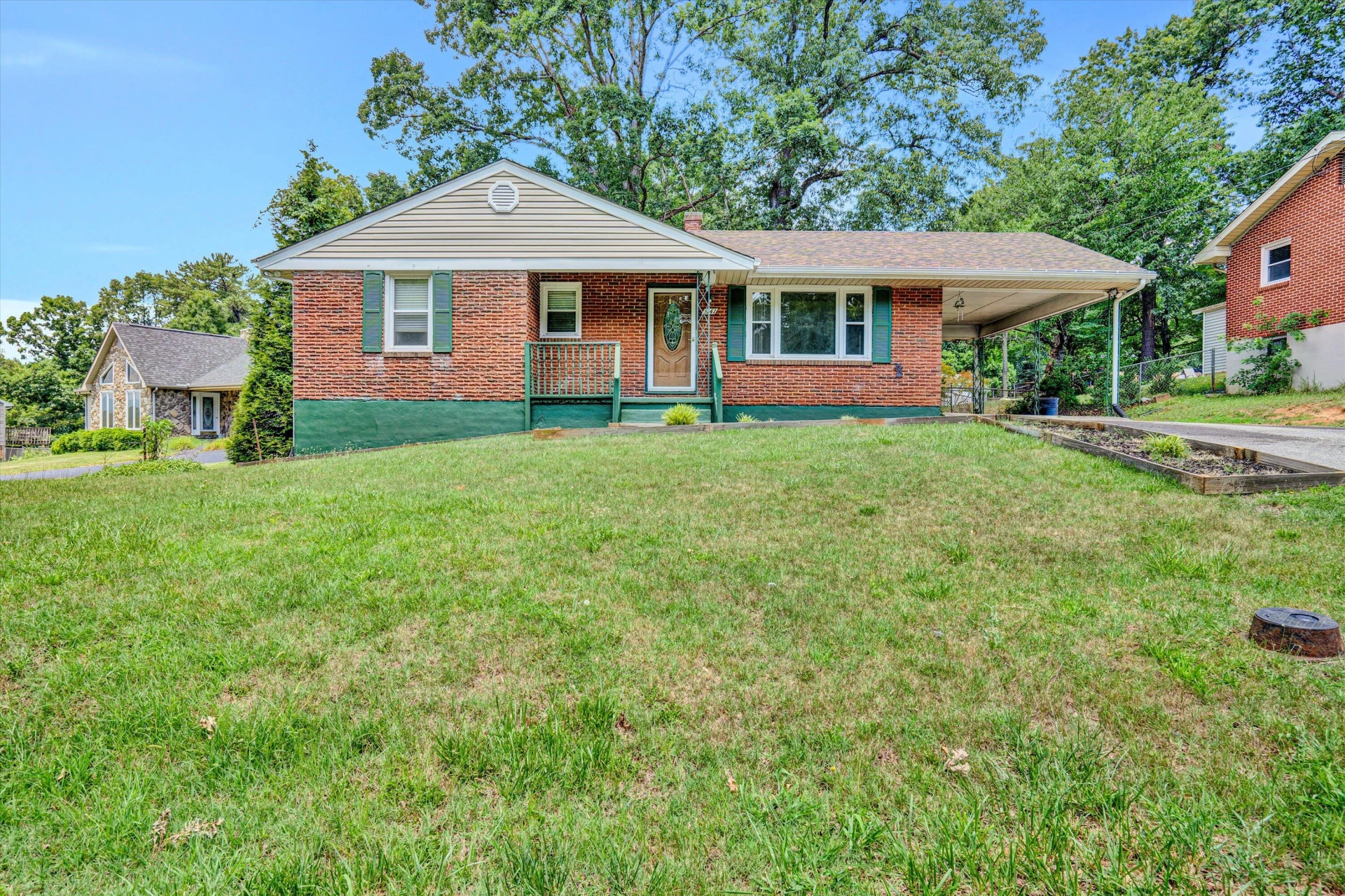 5141 Youngwood DR - Photo 2