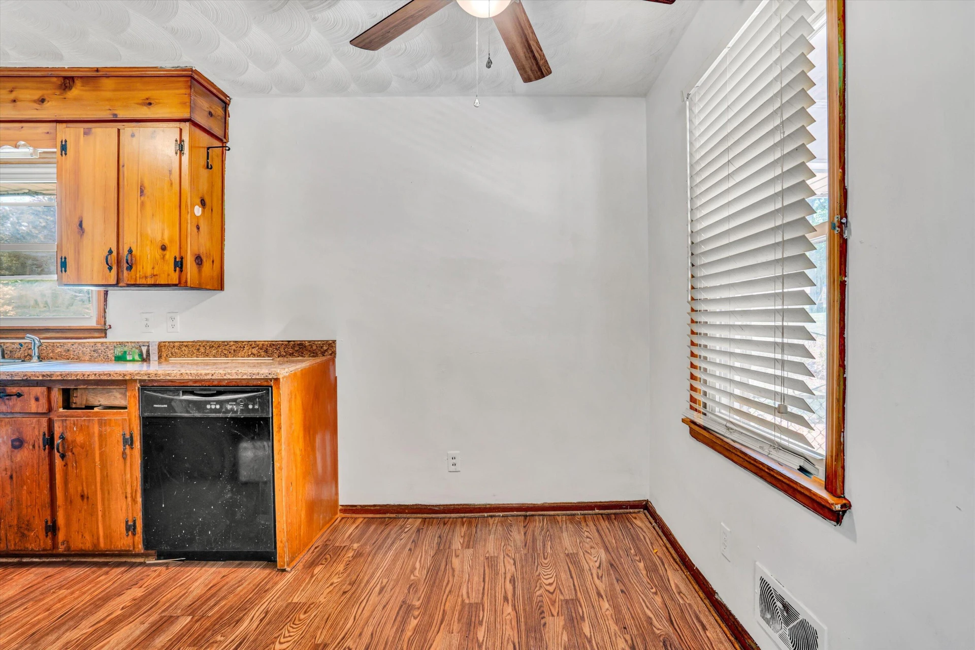 5141 Youngwood DR - Photo 4