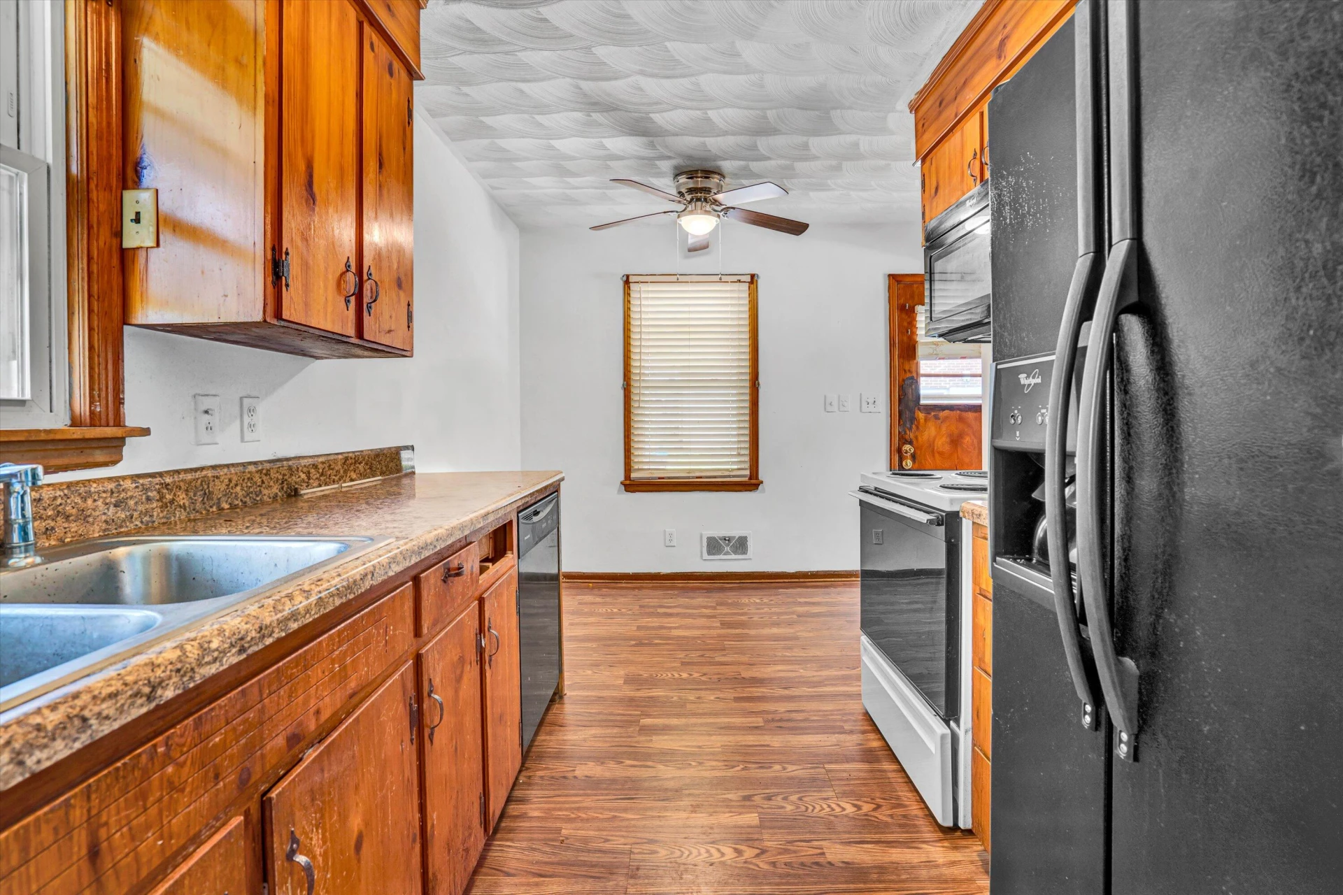 5141 Youngwood DR - Photo 5