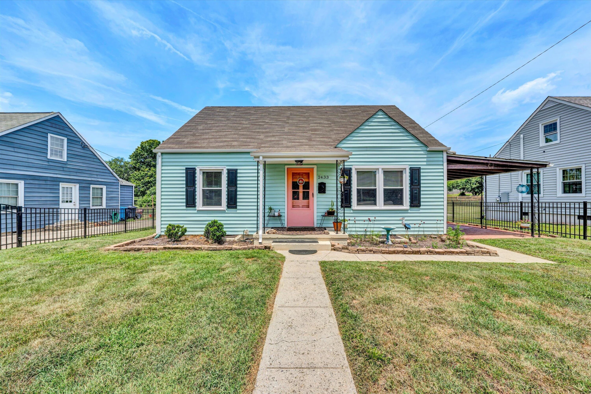 2433 Westover AVE - Photo 2