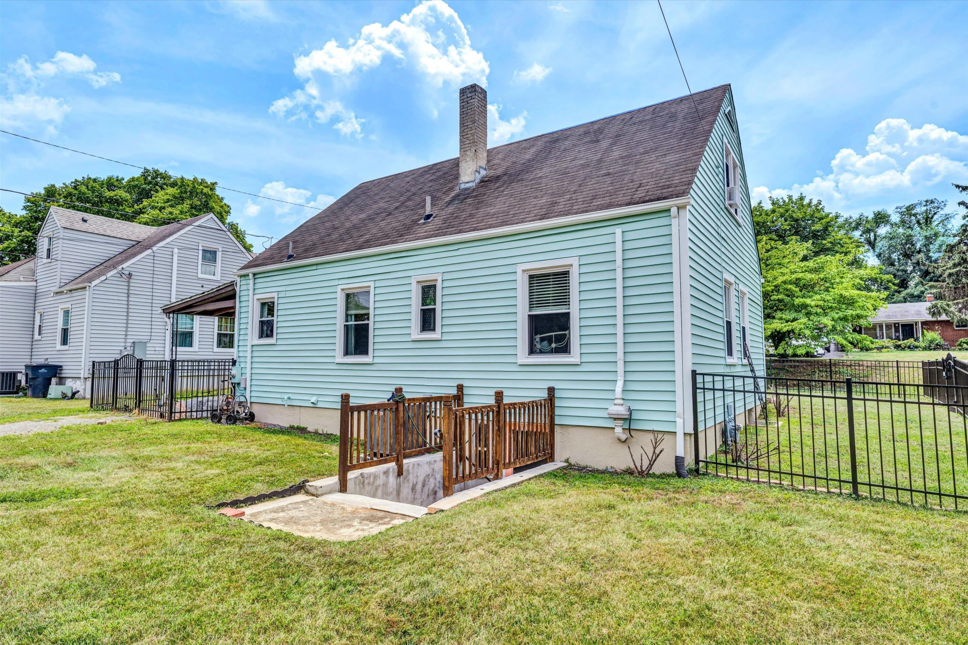2433 Westover AVE - Photo 33