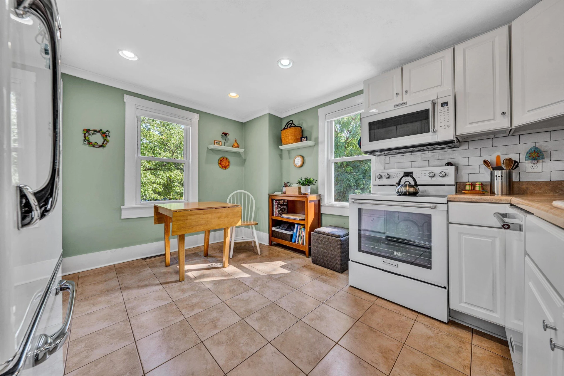 428 Broad ST - Photo 11