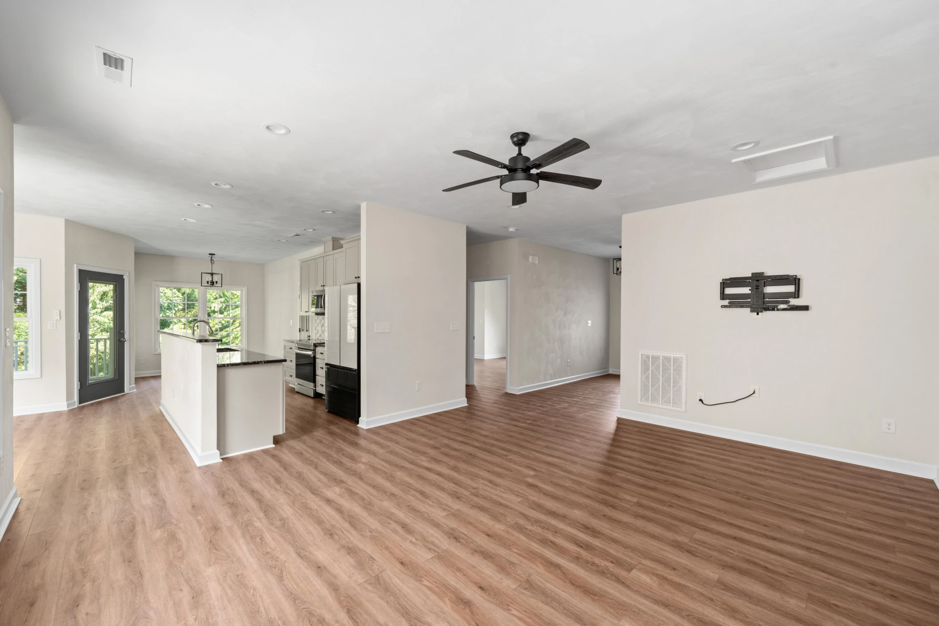7947 Carriage Park DR - Photo 4