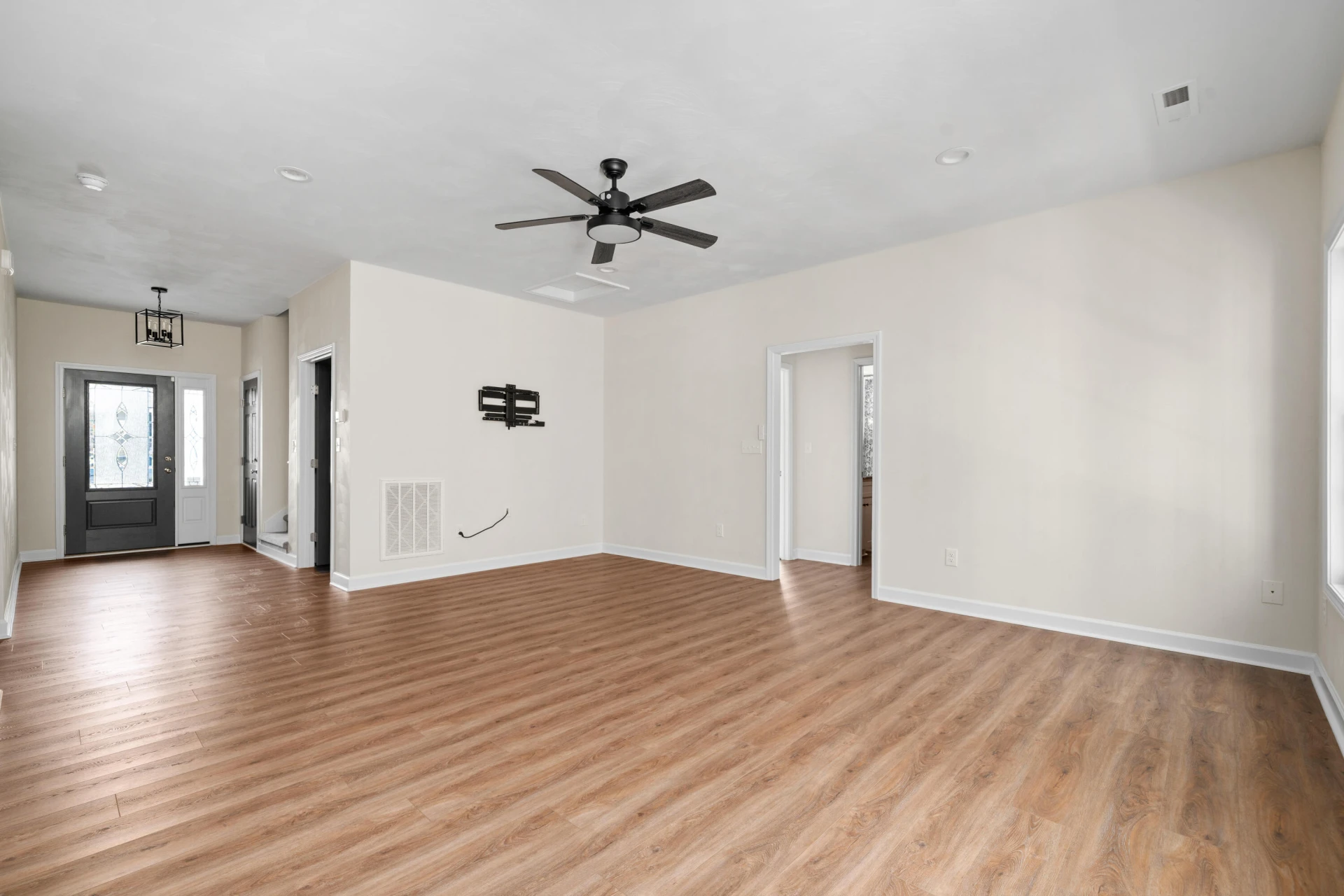 7947 Carriage Park DR - Photo 7