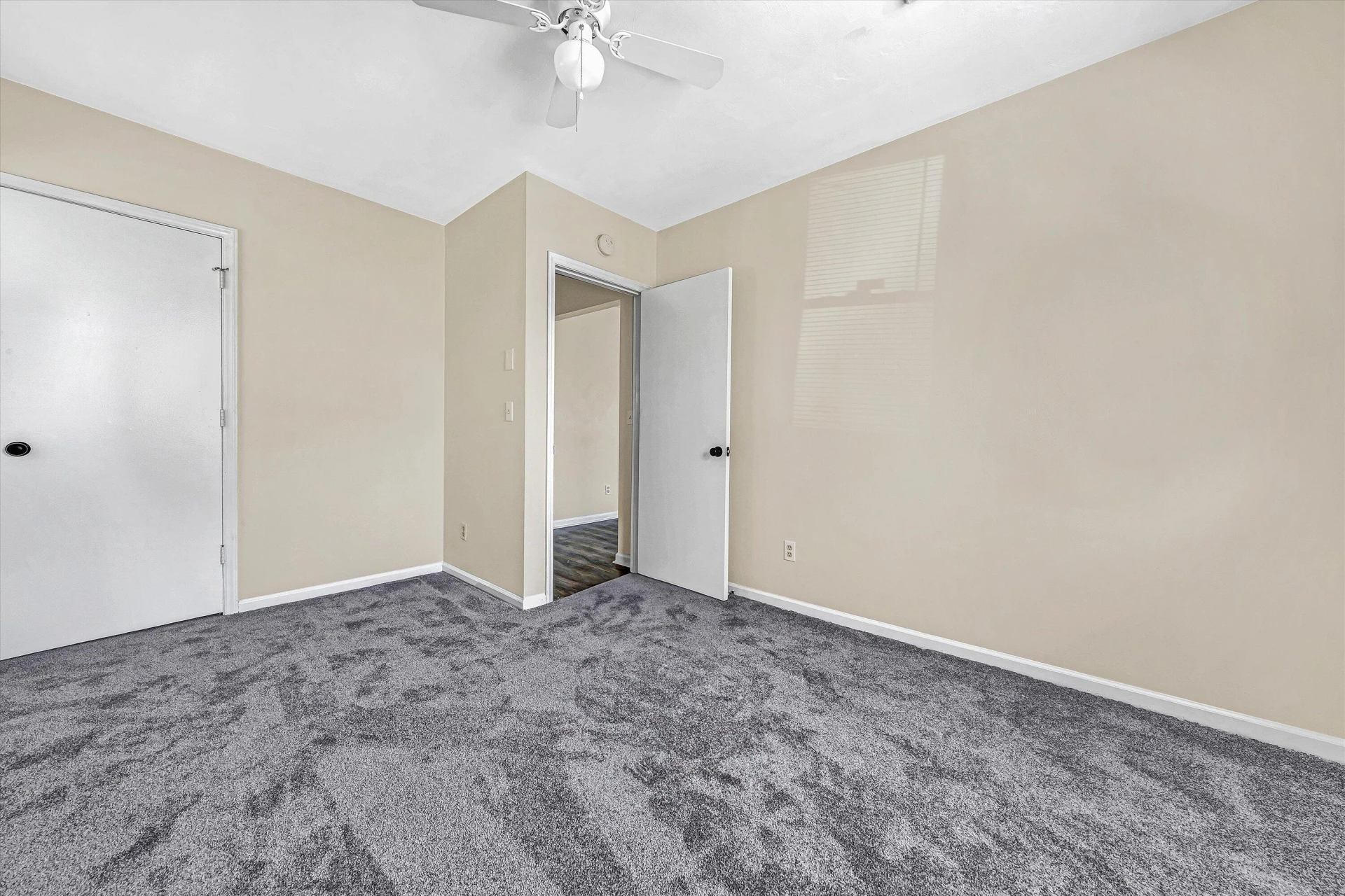112 Harrison AVE - Photo 13