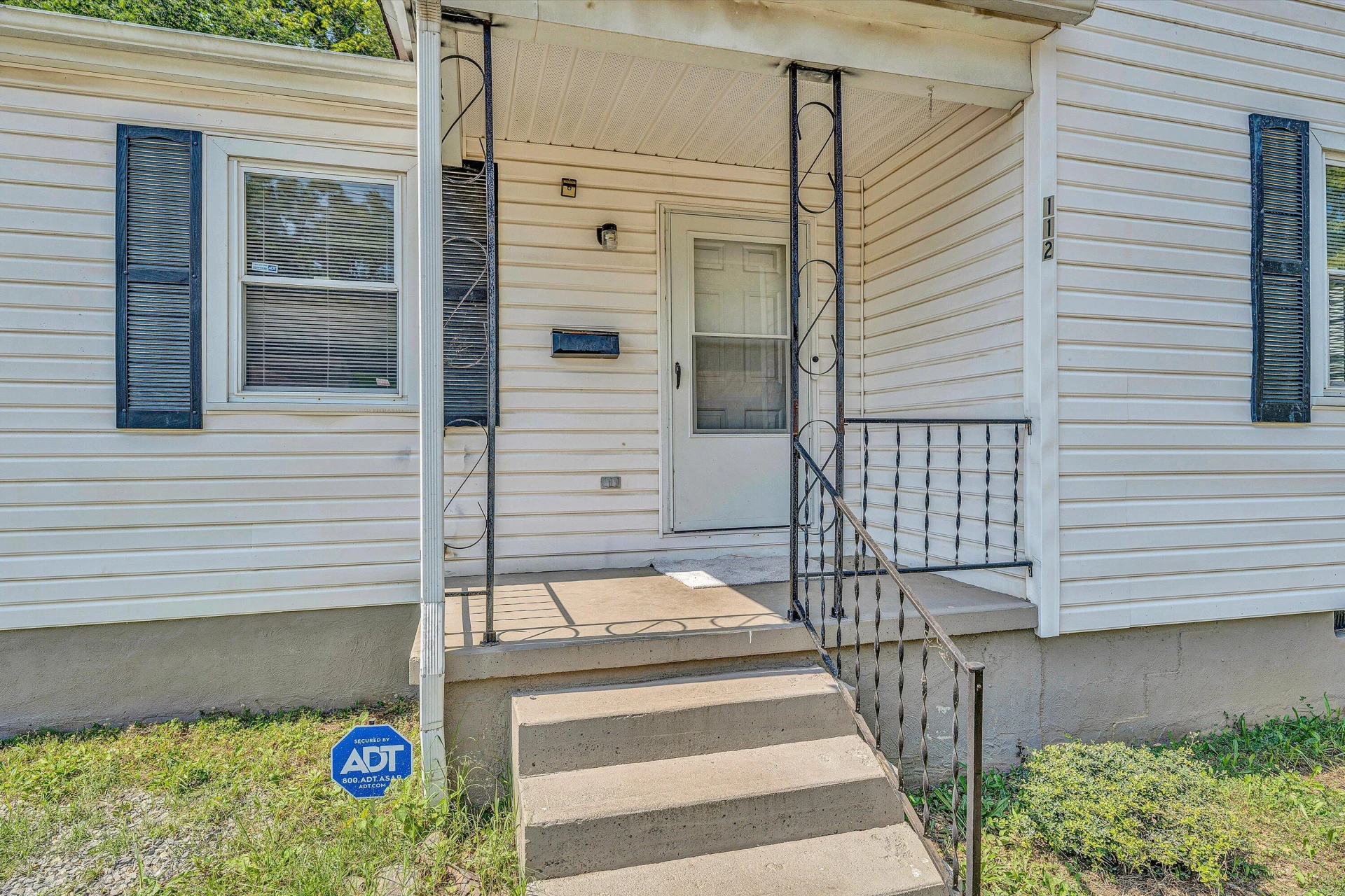112 Harrison AVE - Photo 4
