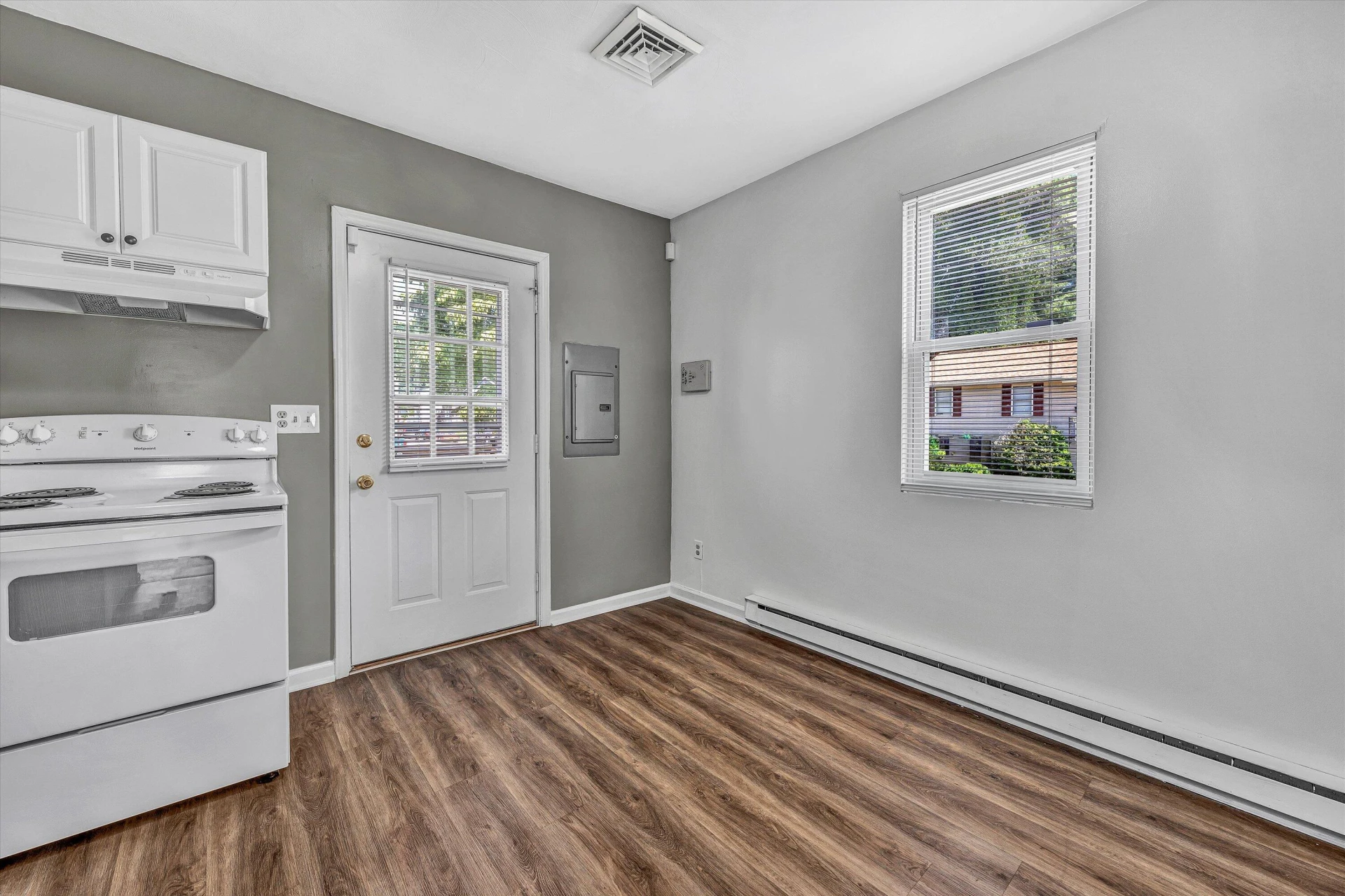 112 Harrison AVE - Photo 8