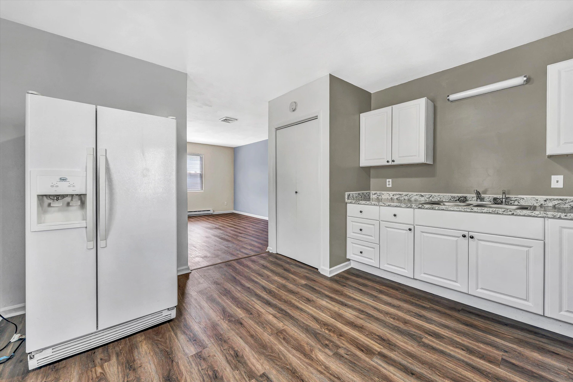 112 Harrison AVE - Photo 9