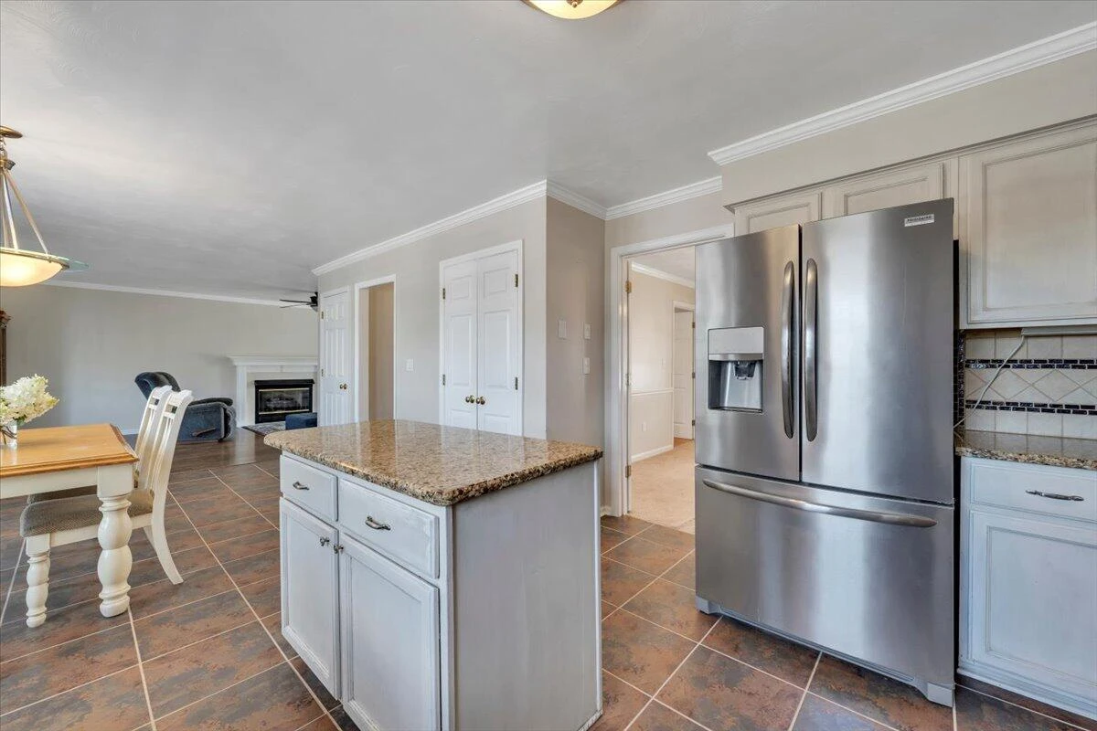 1924 Bloomfield AVE - Photo 16