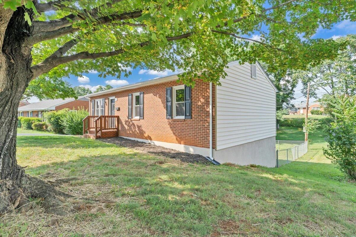 407 Bonhill DR - Photo 13