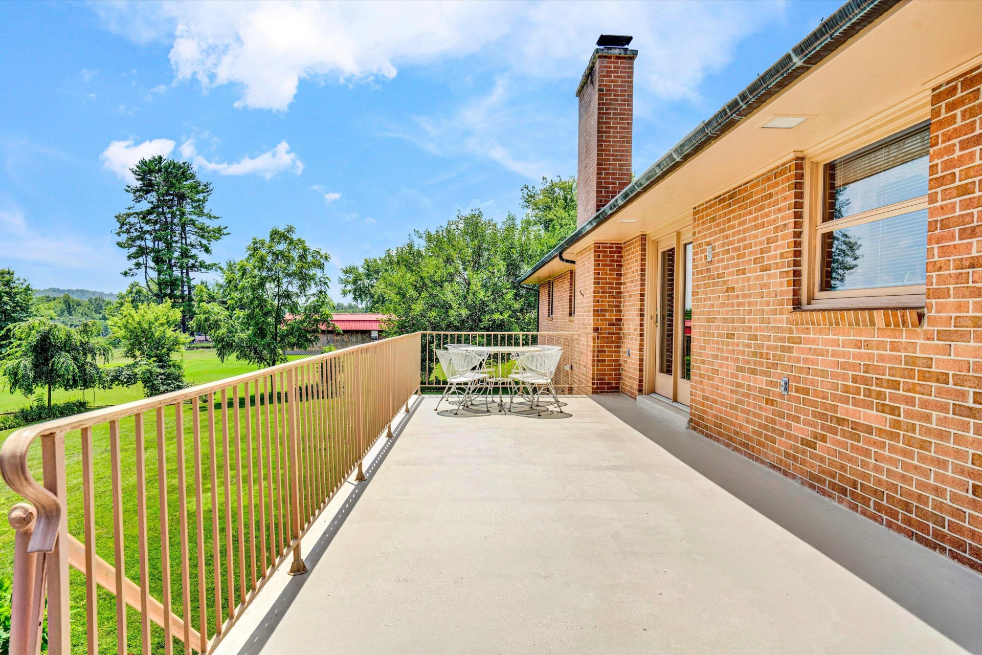 120 Vantage RD - Photo 6