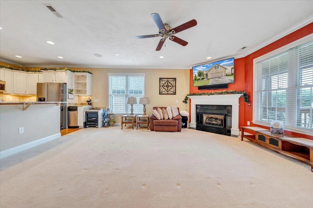 400 Kimball AVE - Photo 10