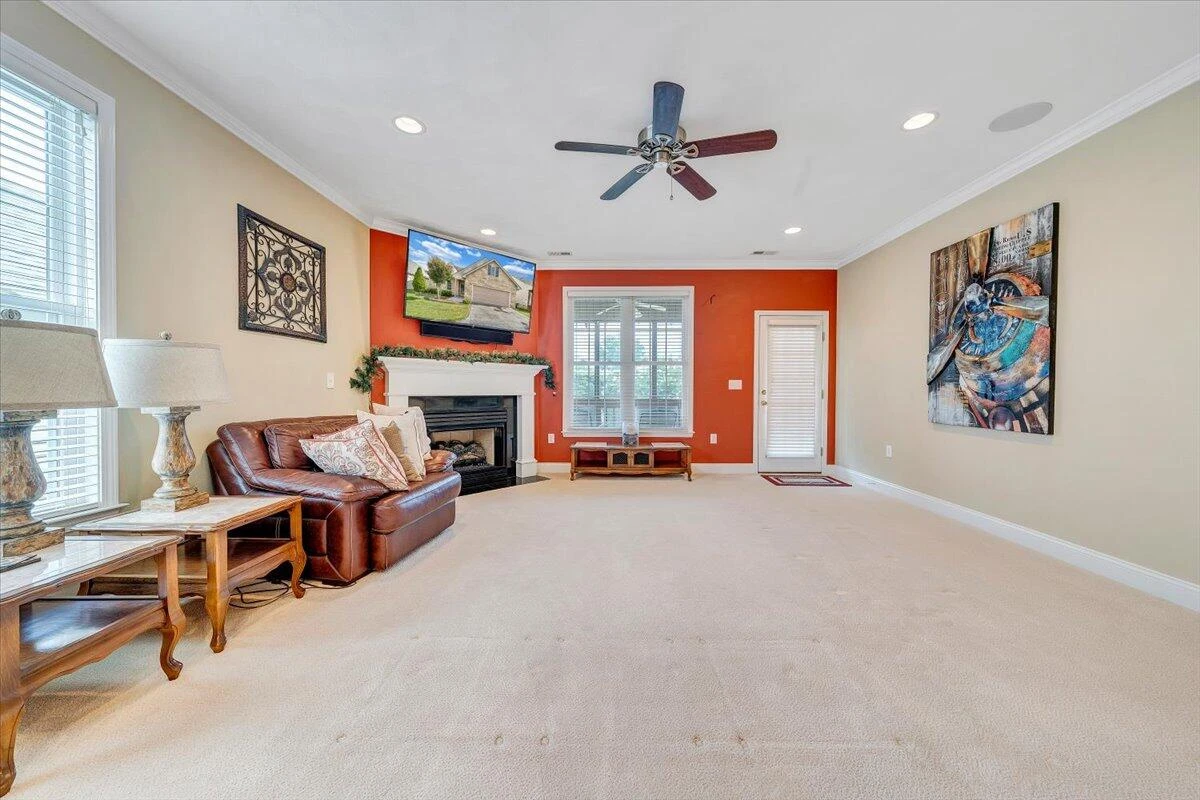 400 Kimball AVE - Photo 11