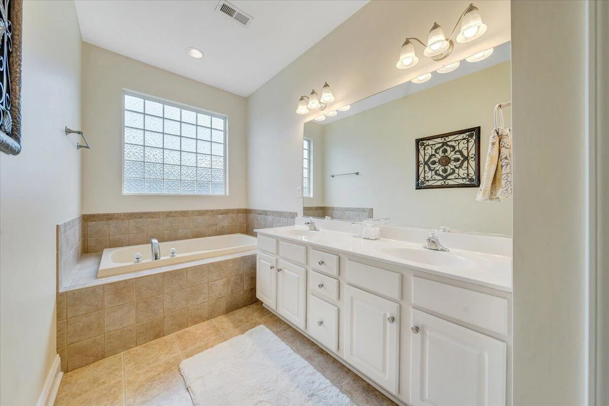 400 Kimball AVE - Photo 16