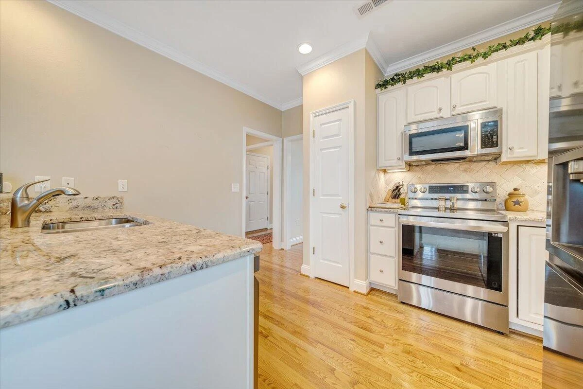 400 Kimball AVE - Photo 6
