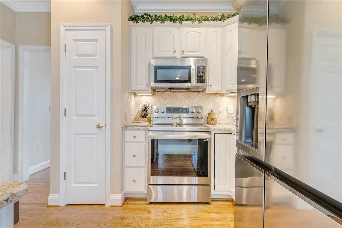 400 Kimball AVE - Photo 7