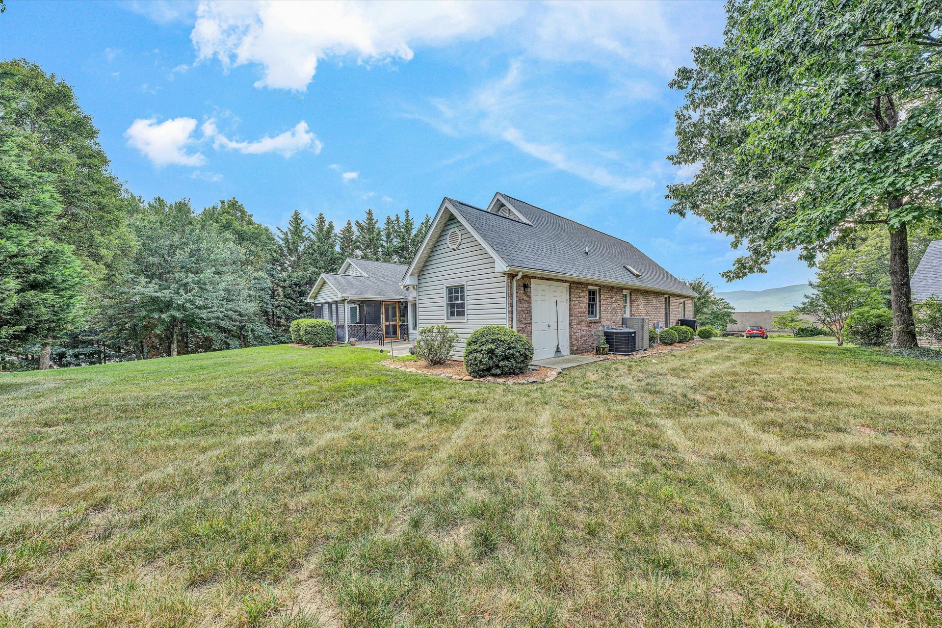 1941 Springmill RD - Photo 32