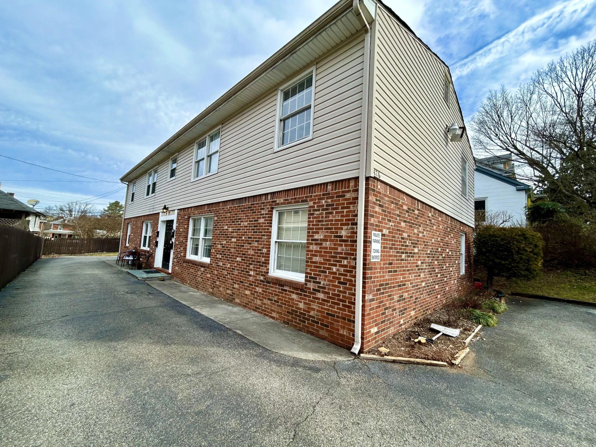 426 Walnut AVE