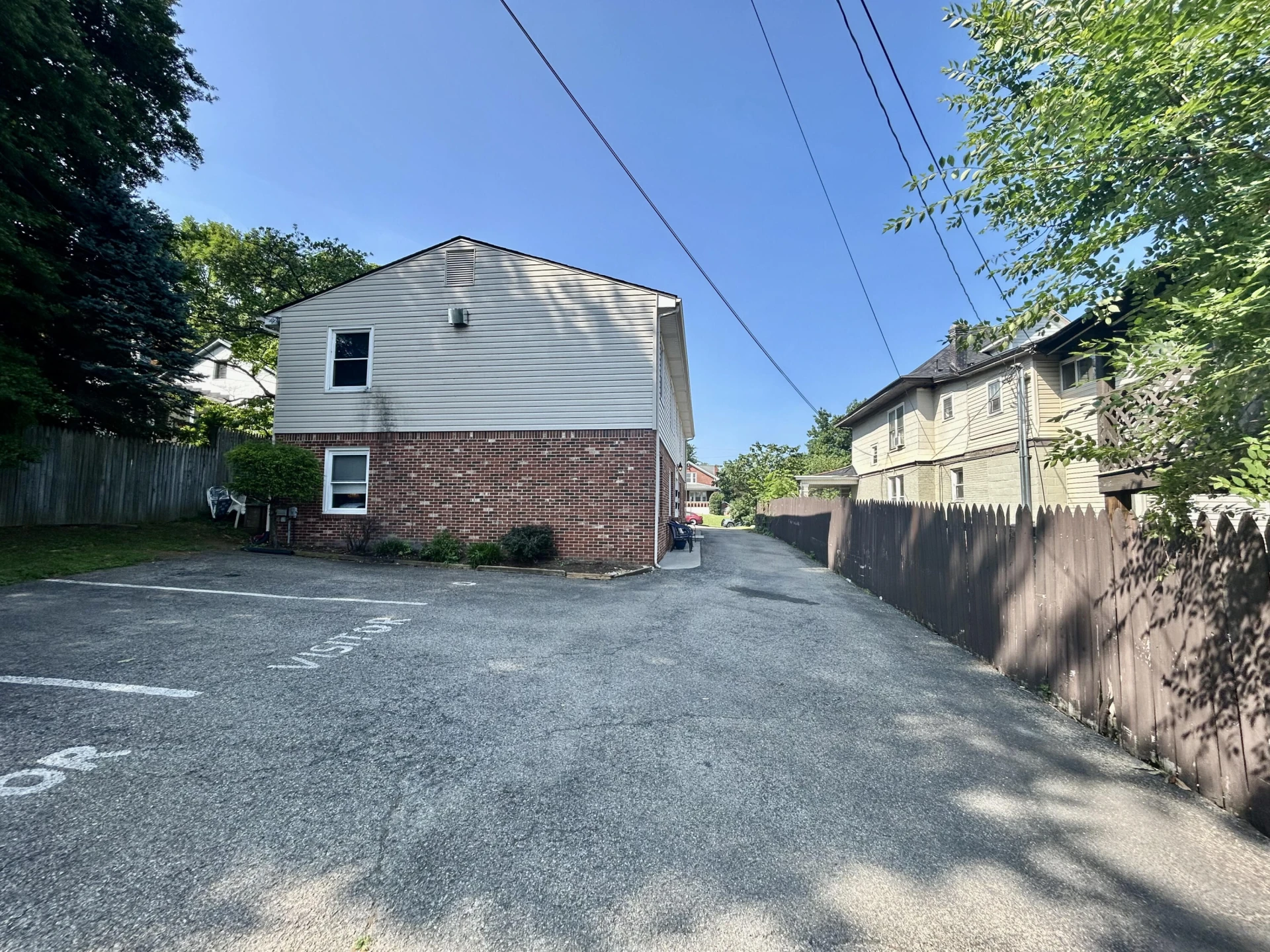426 Walnut AVE - Photo 5