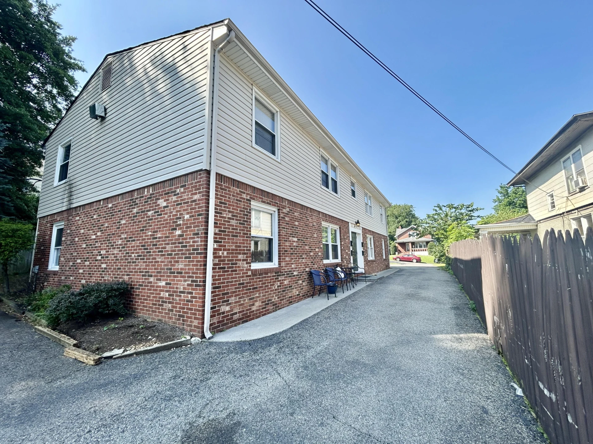 426 Walnut AVE - Photo 6
