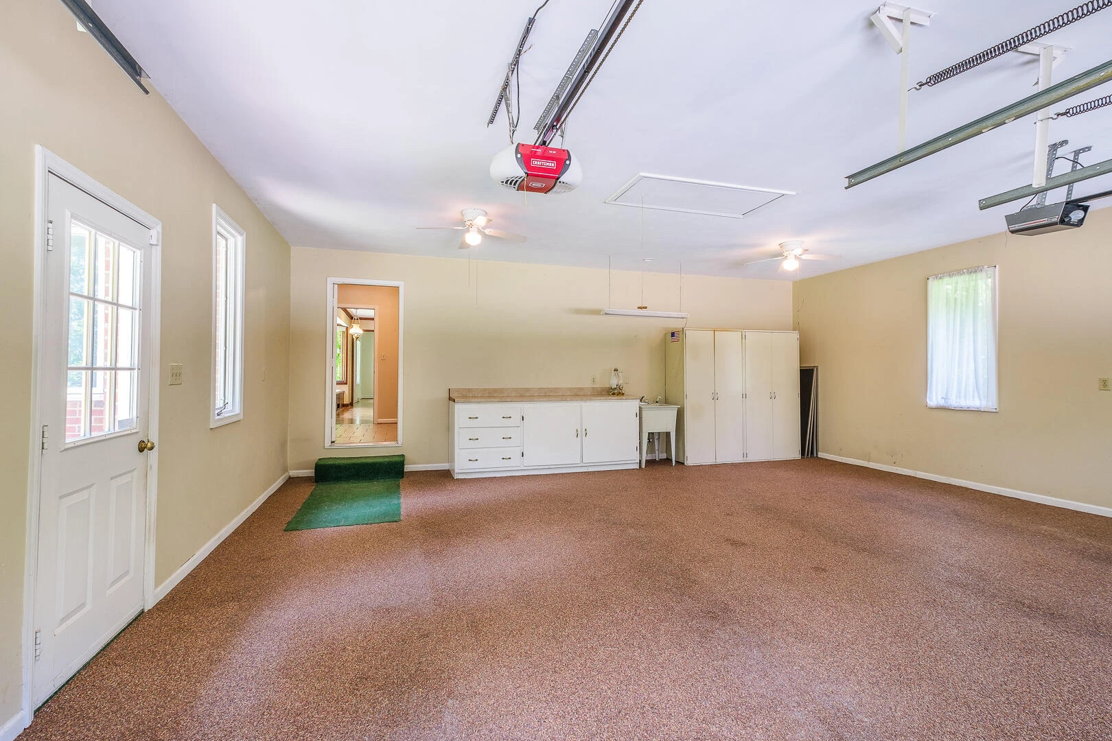 75 Eleanor LN - Photo 10
