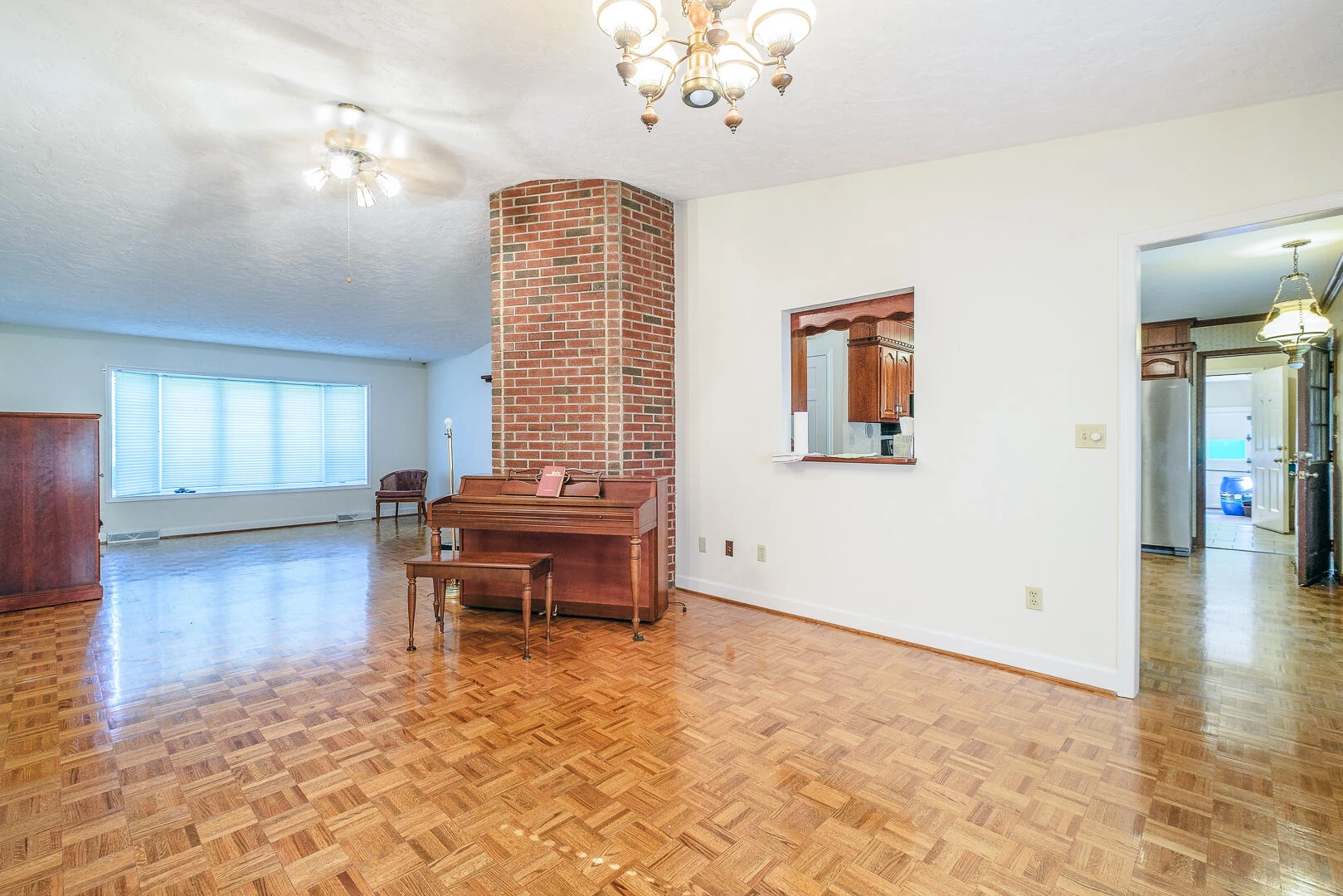 75 Eleanor LN - Photo 12