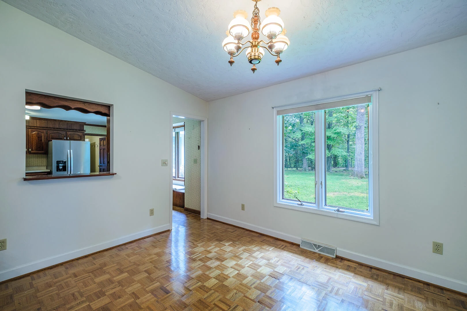 75 Eleanor LN - Photo 13