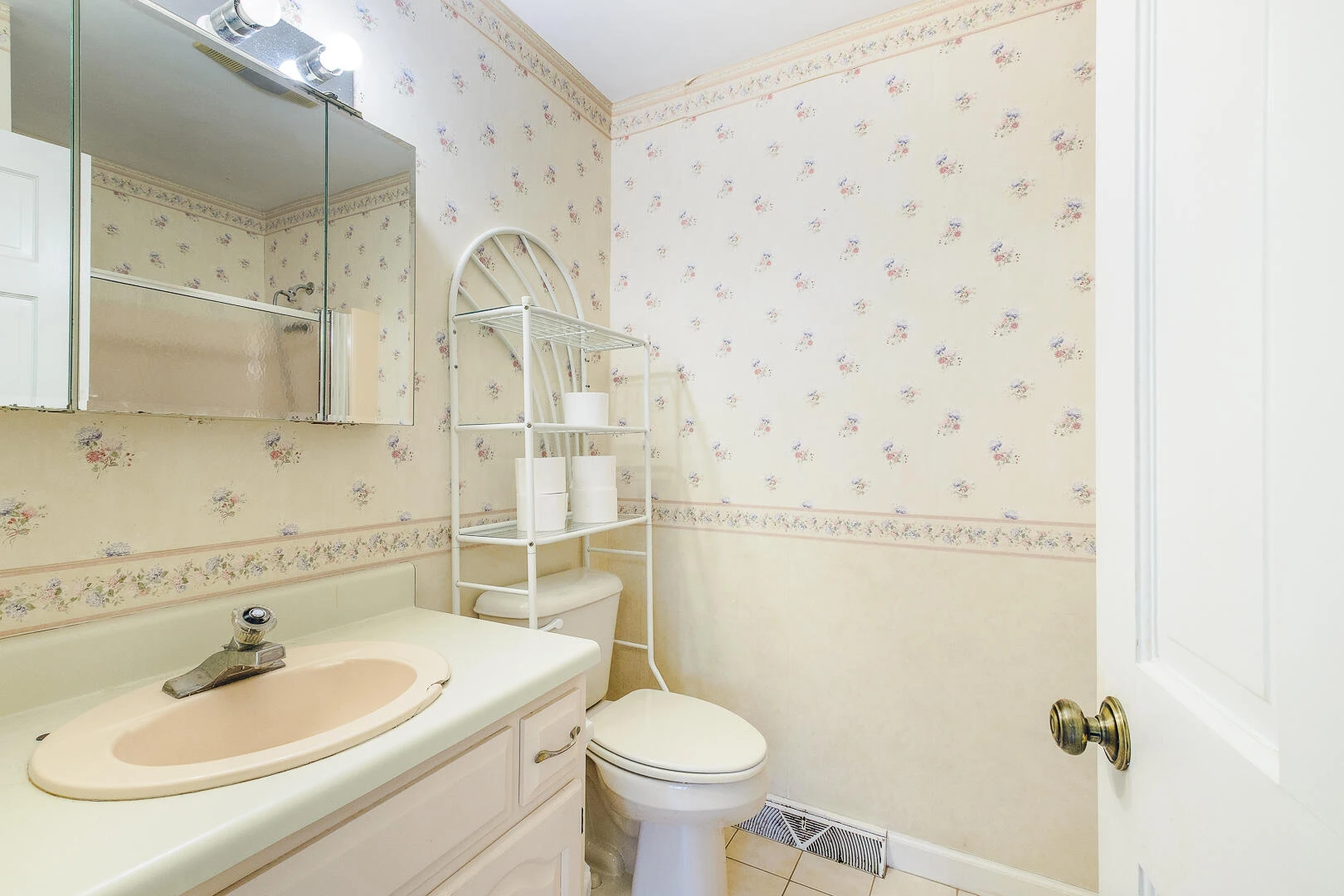 75 Eleanor LN - Photo 17