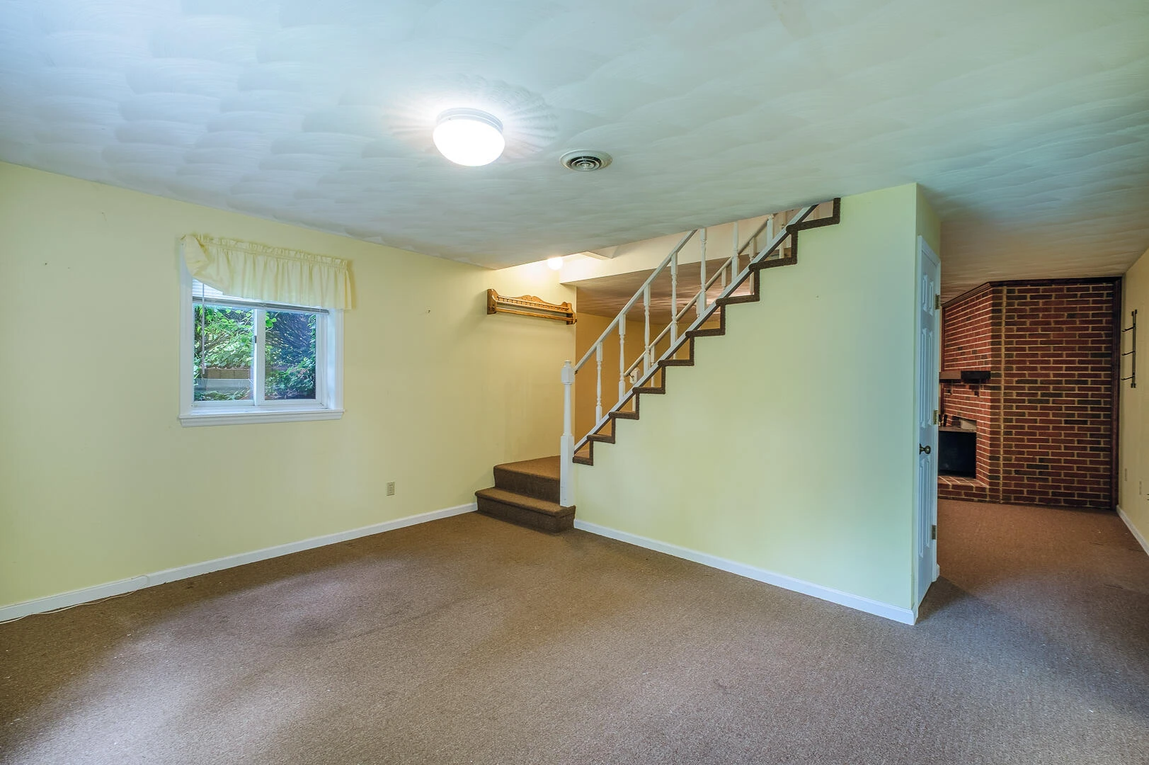 75 Eleanor LN - Photo 24
