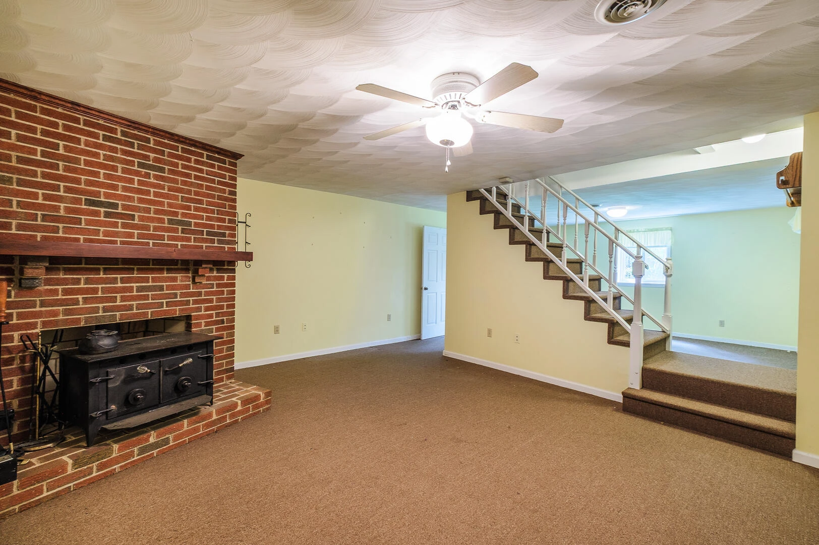 75 Eleanor LN - Photo 25