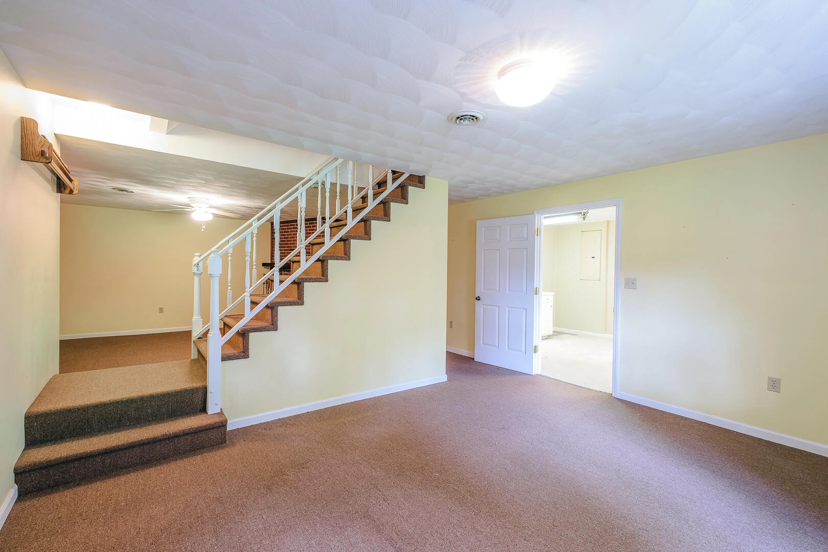 75 Eleanor LN - Photo 26
