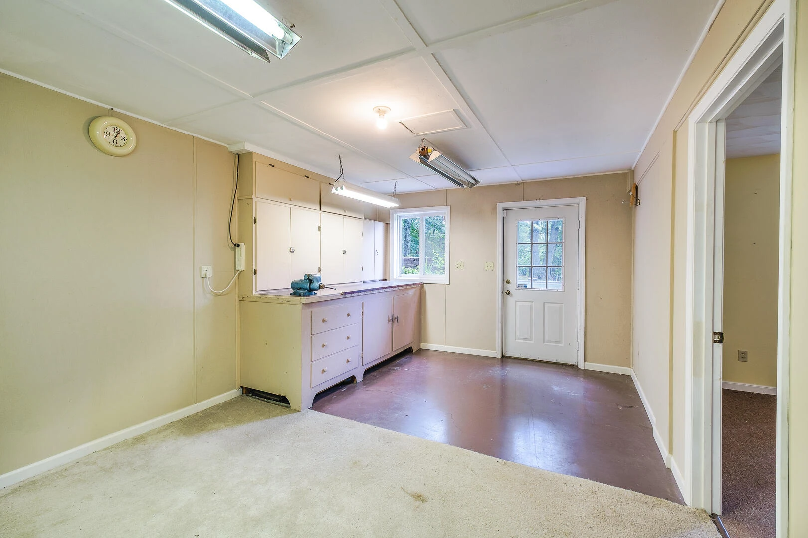 75 Eleanor LN - Photo 28
